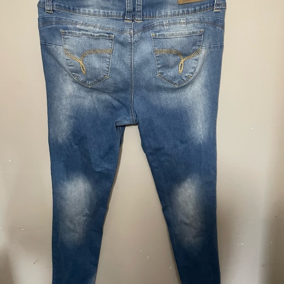 Distressed Jeans🌻🌻 2 for $30 bundle🌻🌻 - Picture 5 of 7